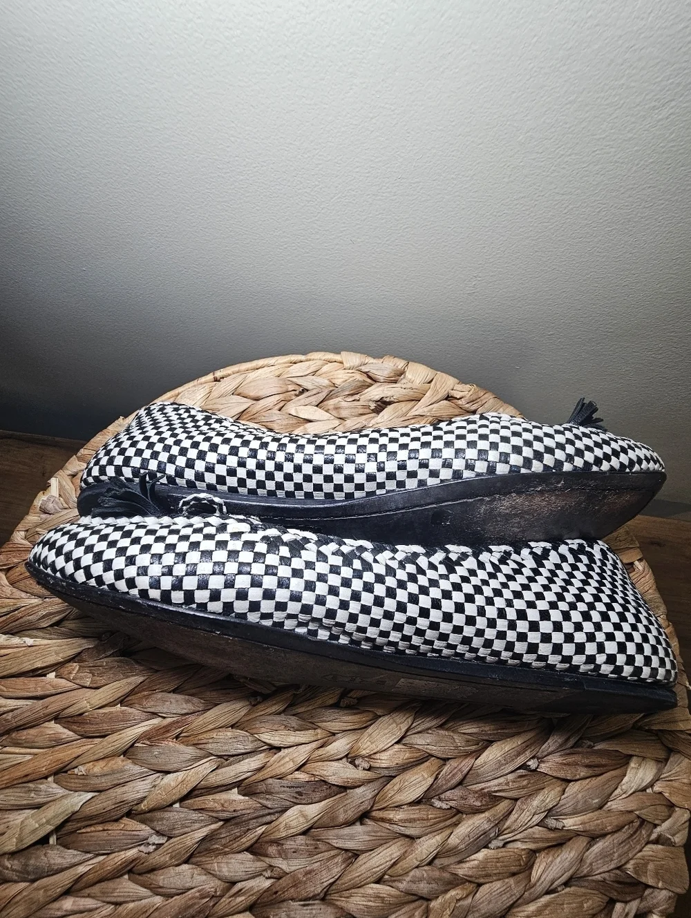 Tory Burch Woven Leather Ballet Flats 8M Black White Checkered Tassel